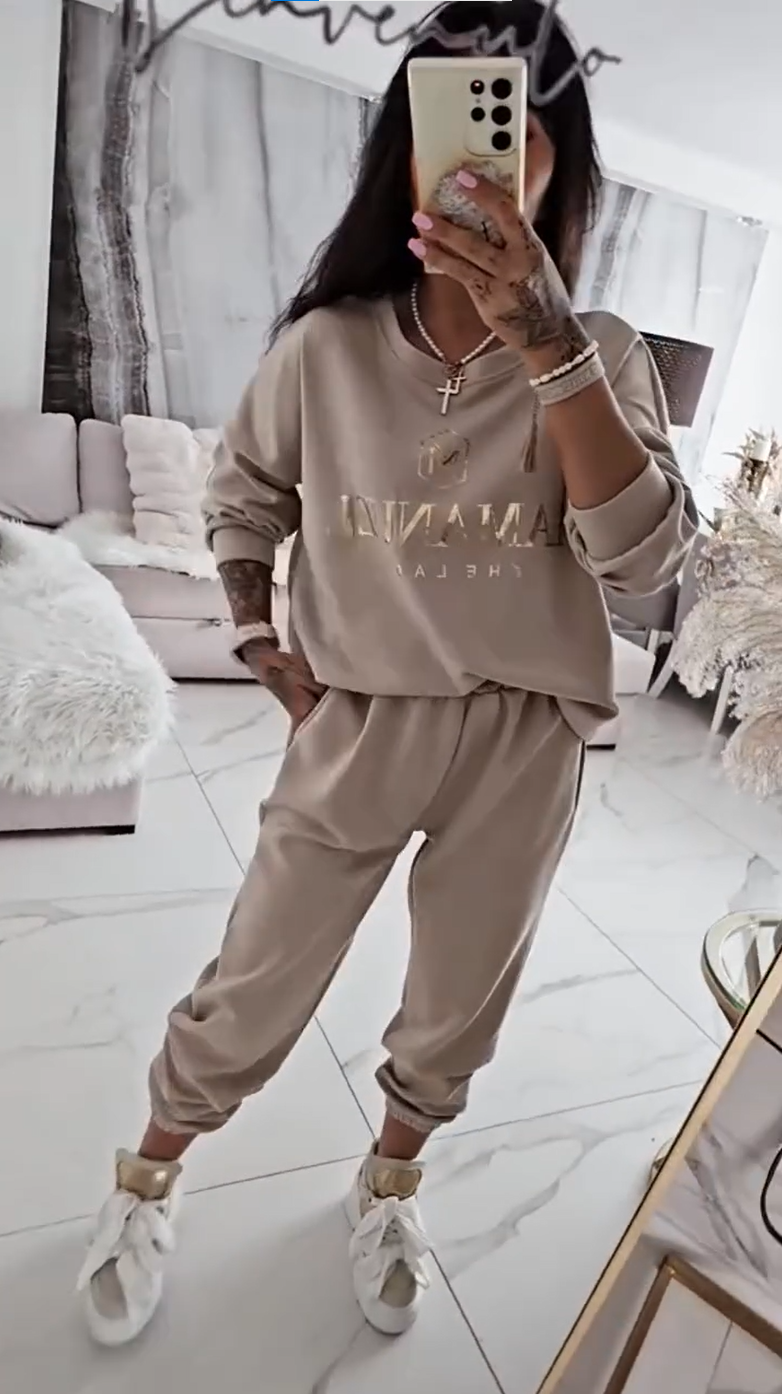 Moteriškas laisvalaikio komplektas, marginta palaidinė ir laisvos kelnės