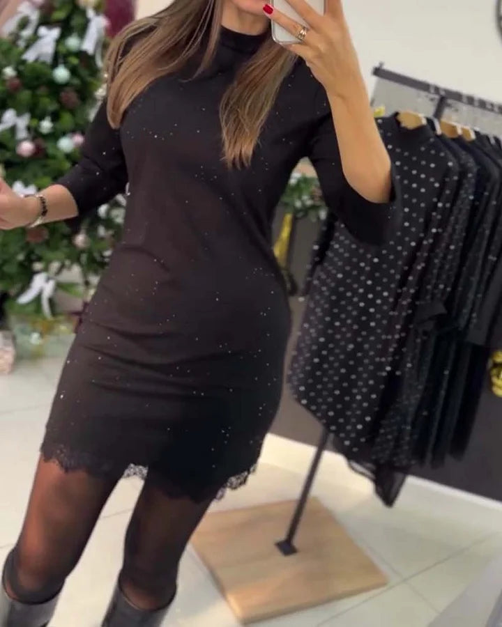 Nėriniuota suknelė su blizgučiais