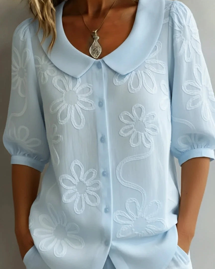 Marškiniai su stačia apykakle ir siuvinėtomis gėlėmis