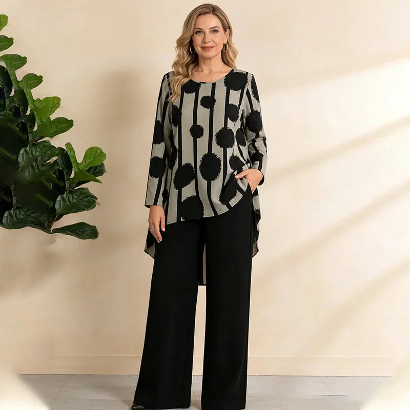 Moteriškas margintas palaidinės ir kelnių komplektas