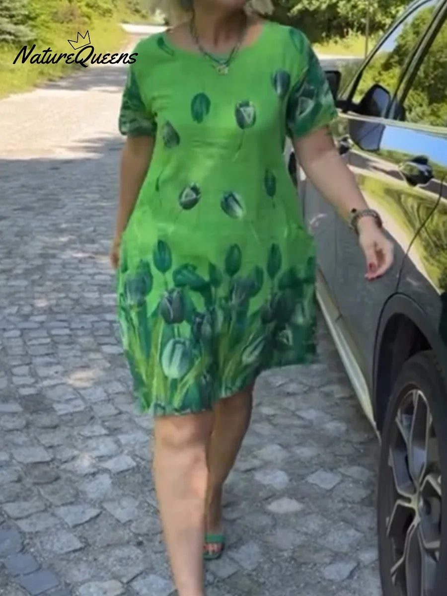 Moteriška suknelė su gėlių raštu