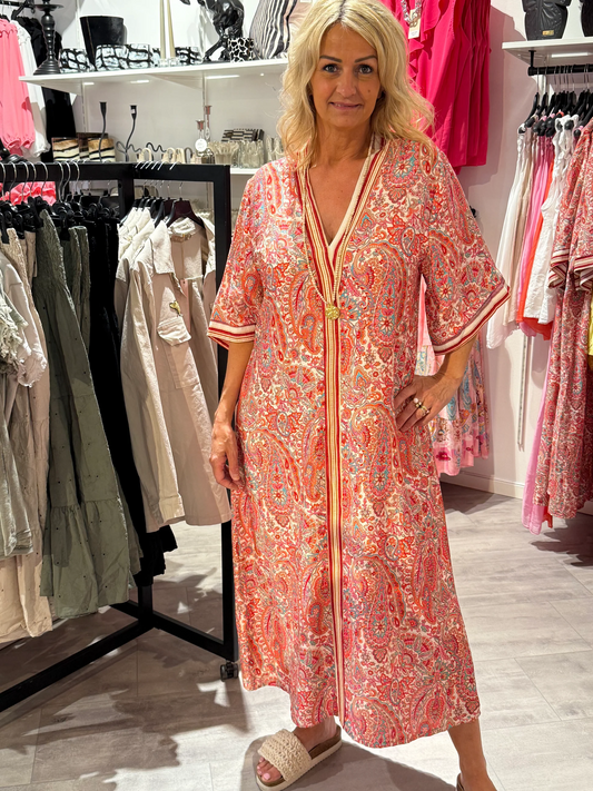 Nauja suknelė, elegantiška ir patogi, dviejų spalvų