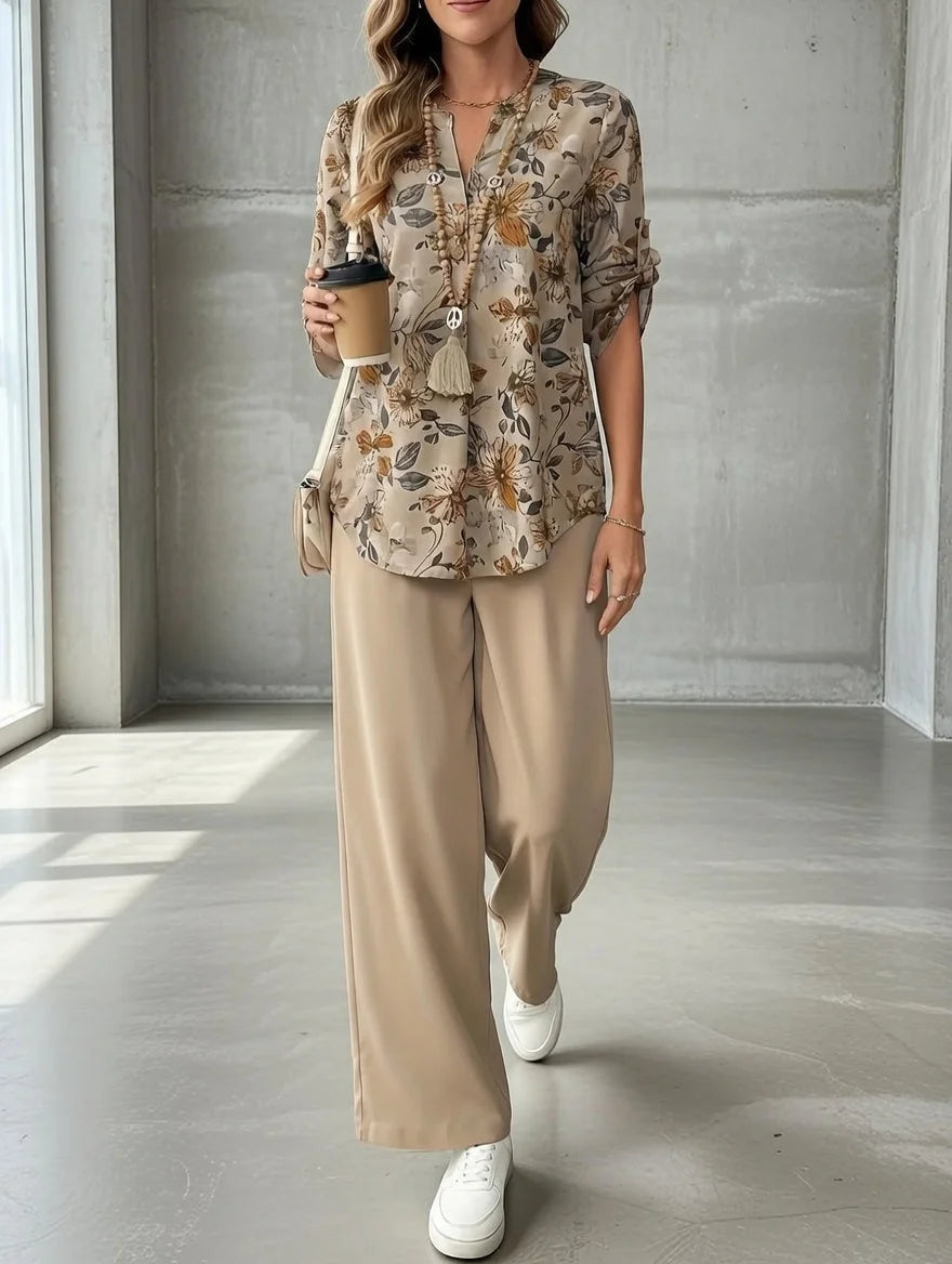 Modernus kostiumėlis moterims