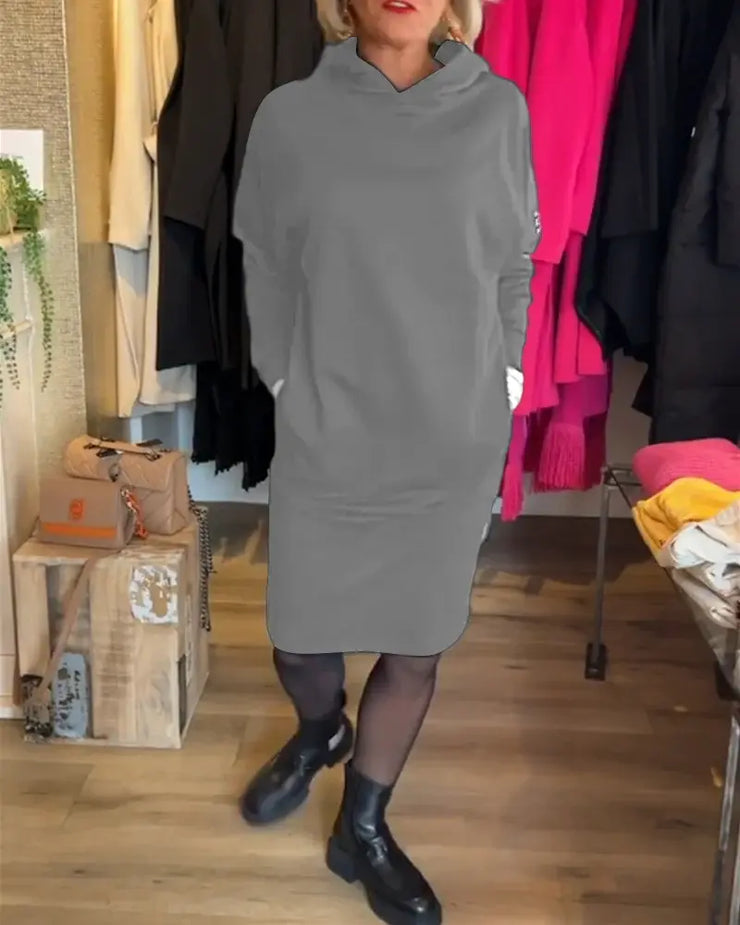 Džemperio tipo suknelė su kapišonu ir kišenėmis