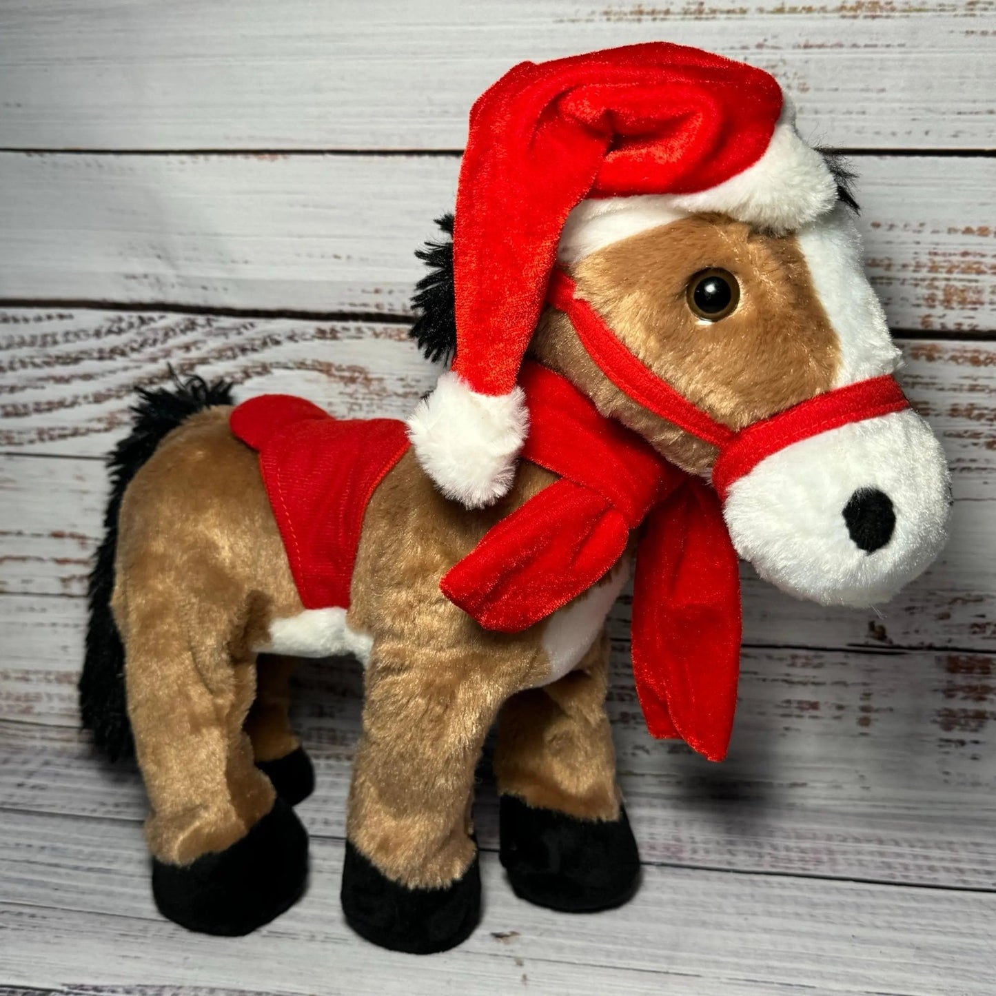 Pliušinis arklys: vaikščiojantis ir grojantis žaislas