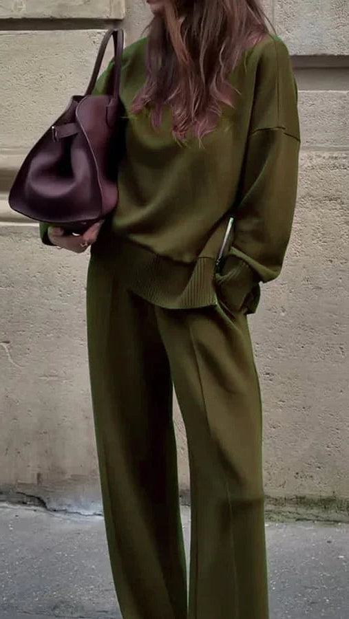 Madingas laisvalaikio komplektas aukštu kaklu