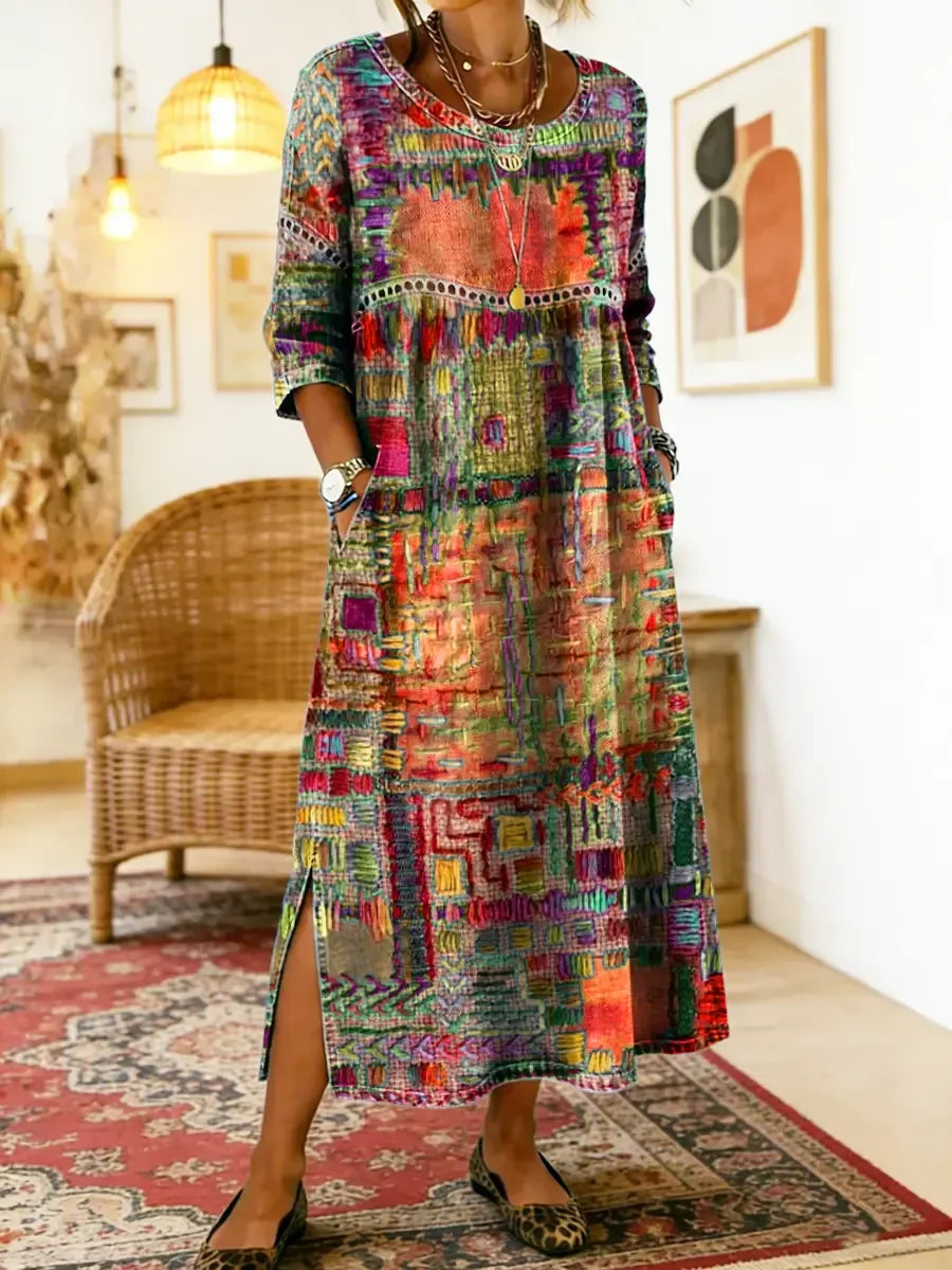 Išskirtinio rašto suknelė