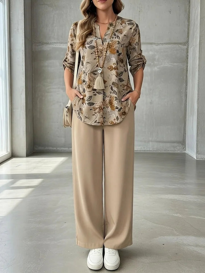 Modernus kostiumėlis moterims