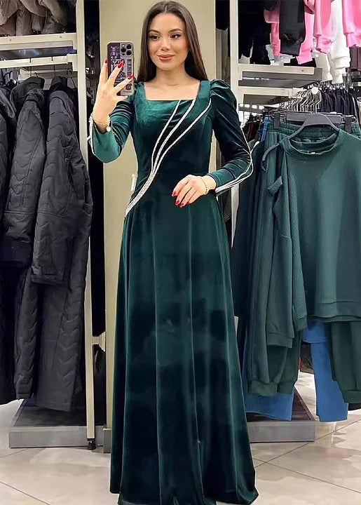 Elegantiška ilga suknelė su cirkoniais