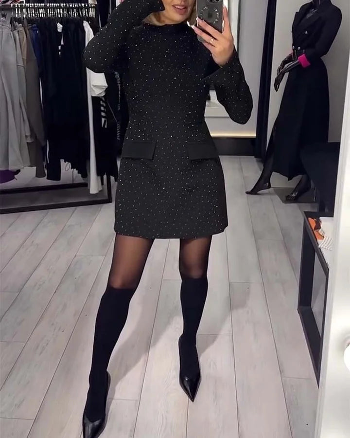 Elegantiška, blizganti moteriška suknelė