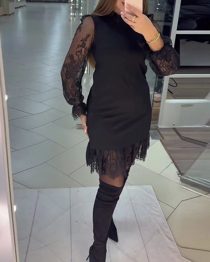 Juoda suknelė su nėriniais