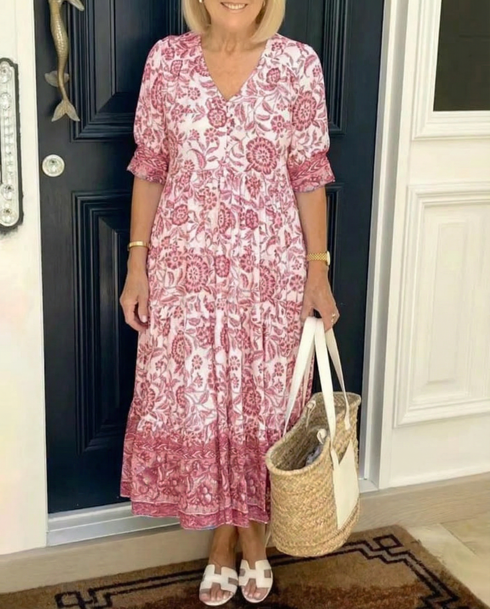 Gėlėta medvilninė suknelė su V formos iškirpte