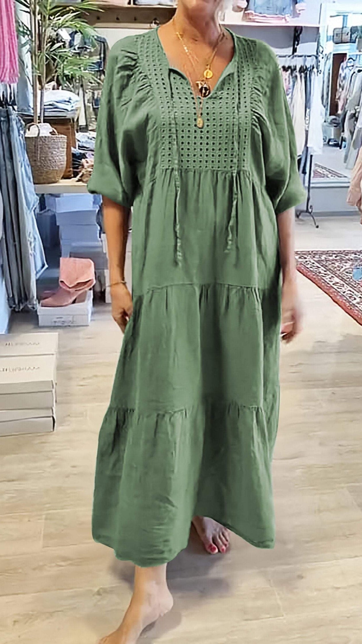 Vienspalvė paprasta suknelė