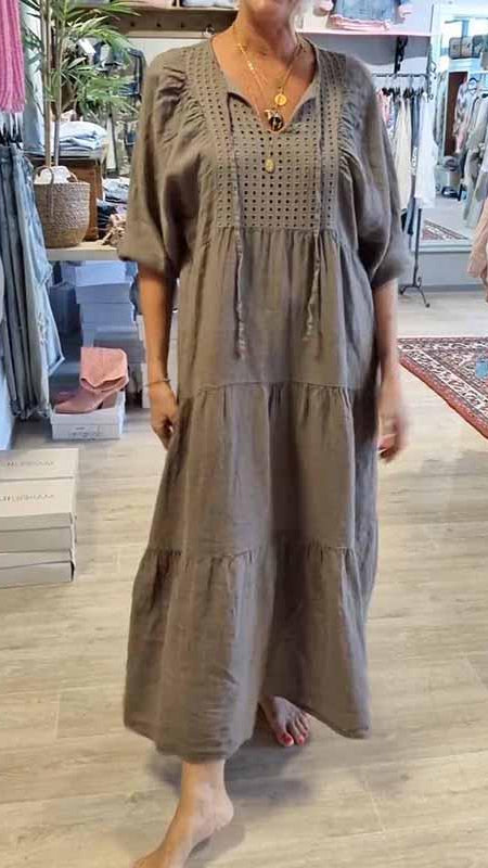 Vienspalvė paprasta suknelė