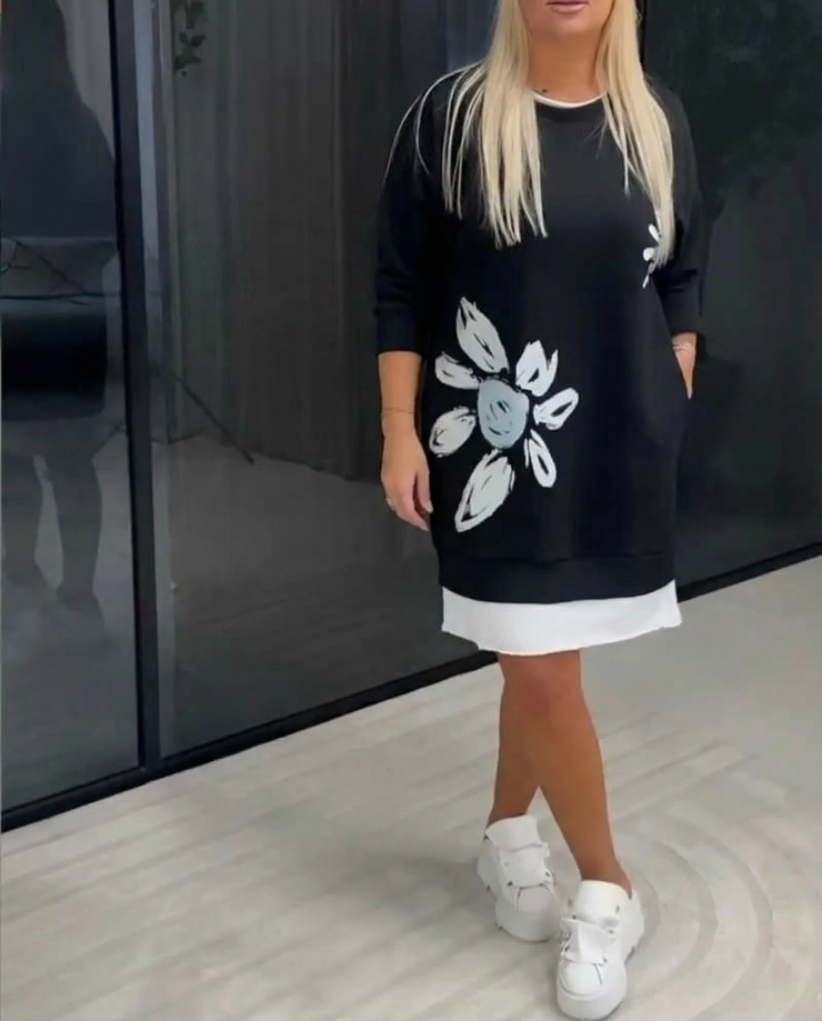 Laisvo stiliaus suknelė su gėlėmis