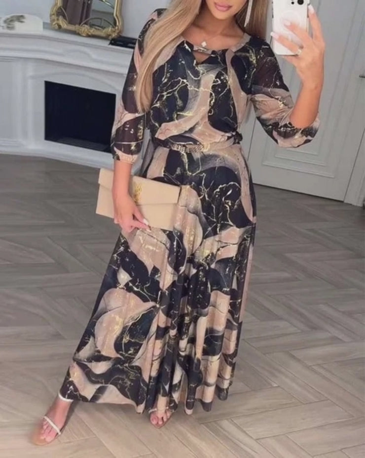 Elegantiška suknelė judesyje